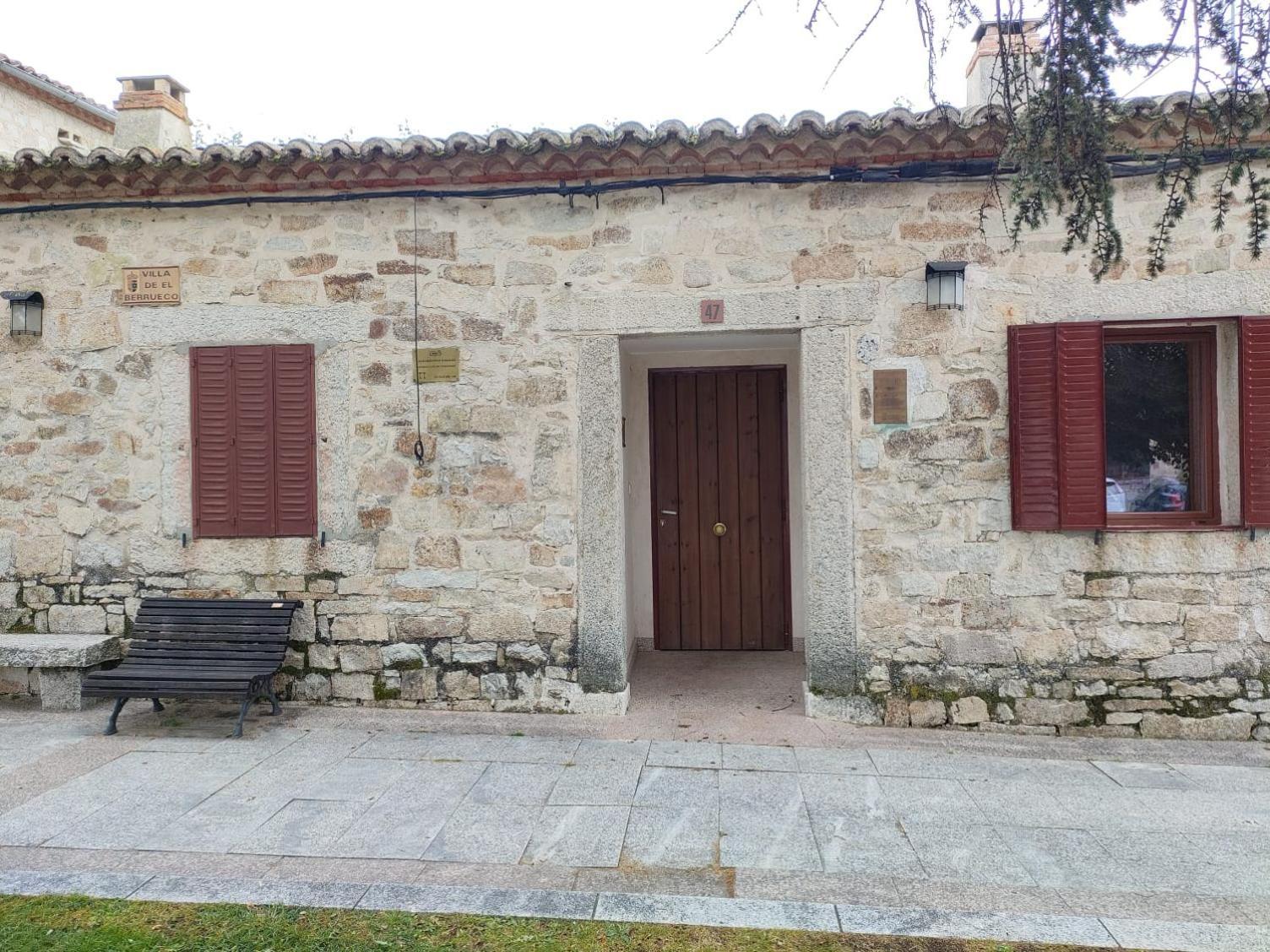 Alojamiento Antigua Casa De Telefonos El Berrueco Exterior photo